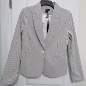 NWT Nicole Miller Pinstripe Blazer in Grey and White Small